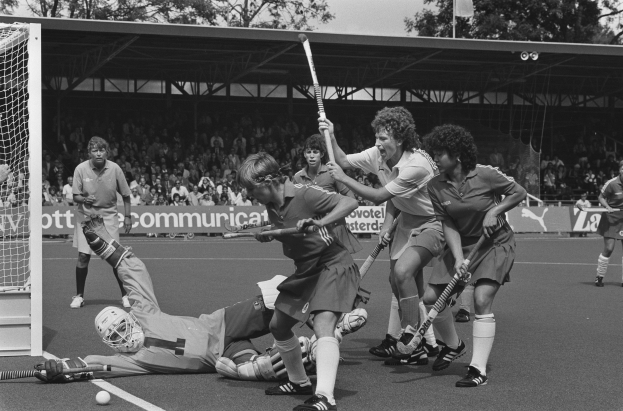 Kanadische Frauen gehen Druck vor der Flag Football Weltmeisterschaft stand