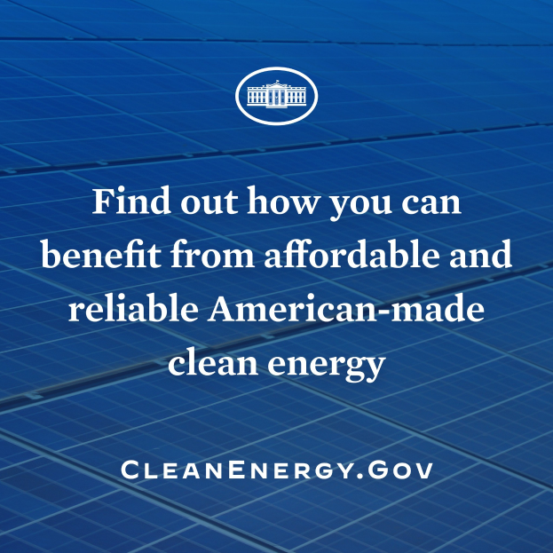 Plakat mit einem blauen Kreis-Logo, das einen weißen Stern und weißen Text enthält, der "Finden Sie heraus, wie Sie von erschwinglicher und zuverlässiger amerikanischer Clean Energy profitieren können" auf einem hellblauen Hintergrund zeigt.