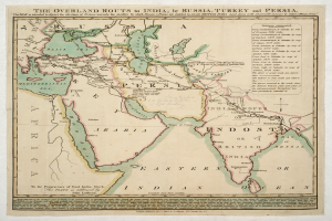 Eine detaillierte Landkarte auf Papier, die Überlandrouten nach Indien, Russland, Türkei und Persien zeigt, mit Ländern, Grenzen, wichtigen Städten, Gewässern und Routeninformationen.